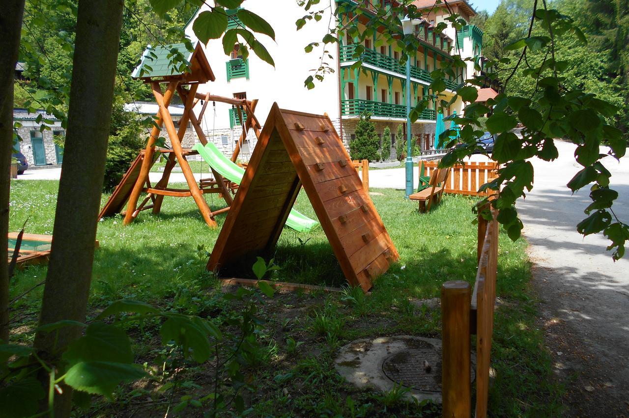 Bakony Hotel Bakonybel ภายนอก รูปภาพ