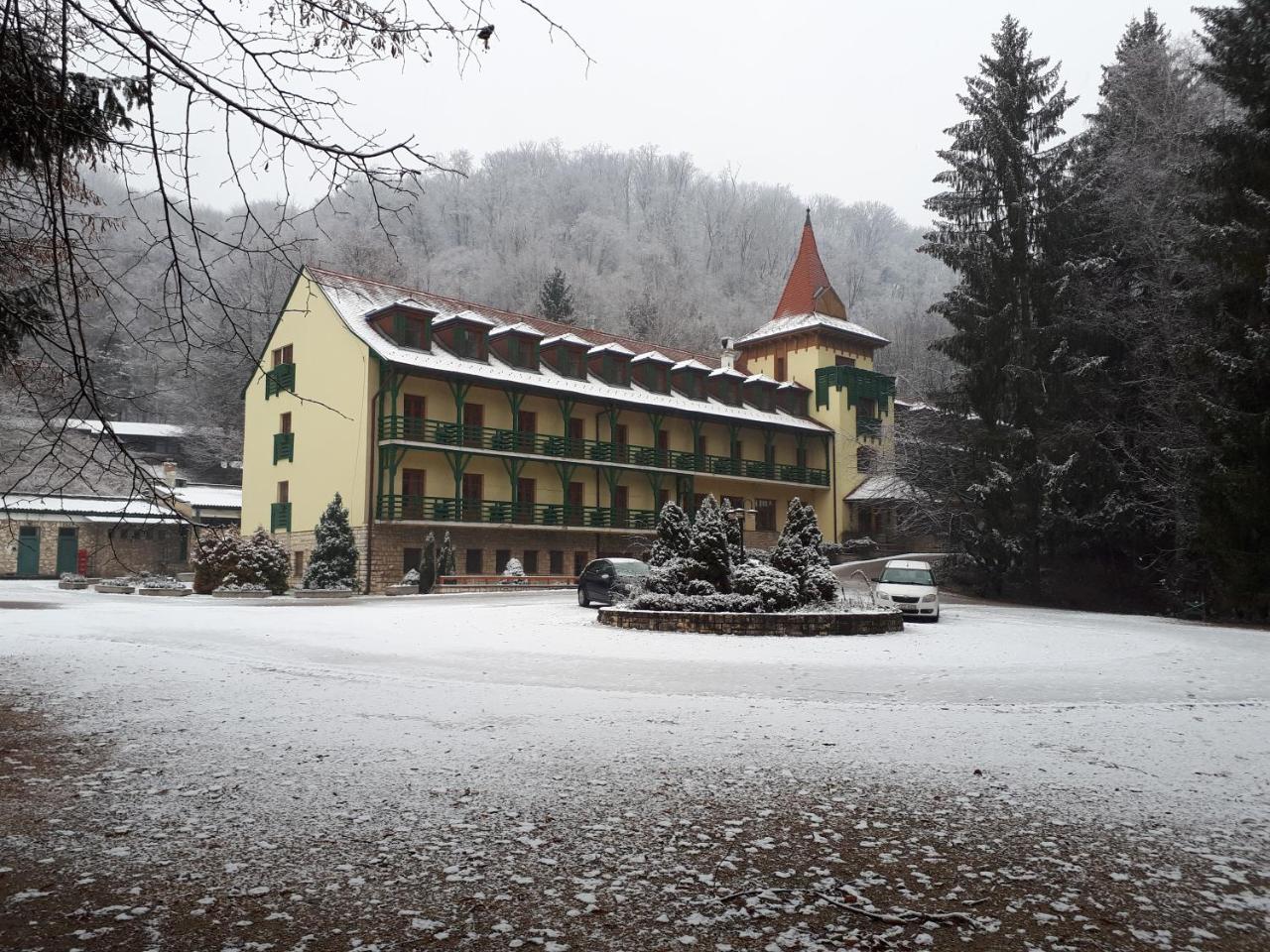 Bakony Hotel Bakonybel ภายนอก รูปภาพ