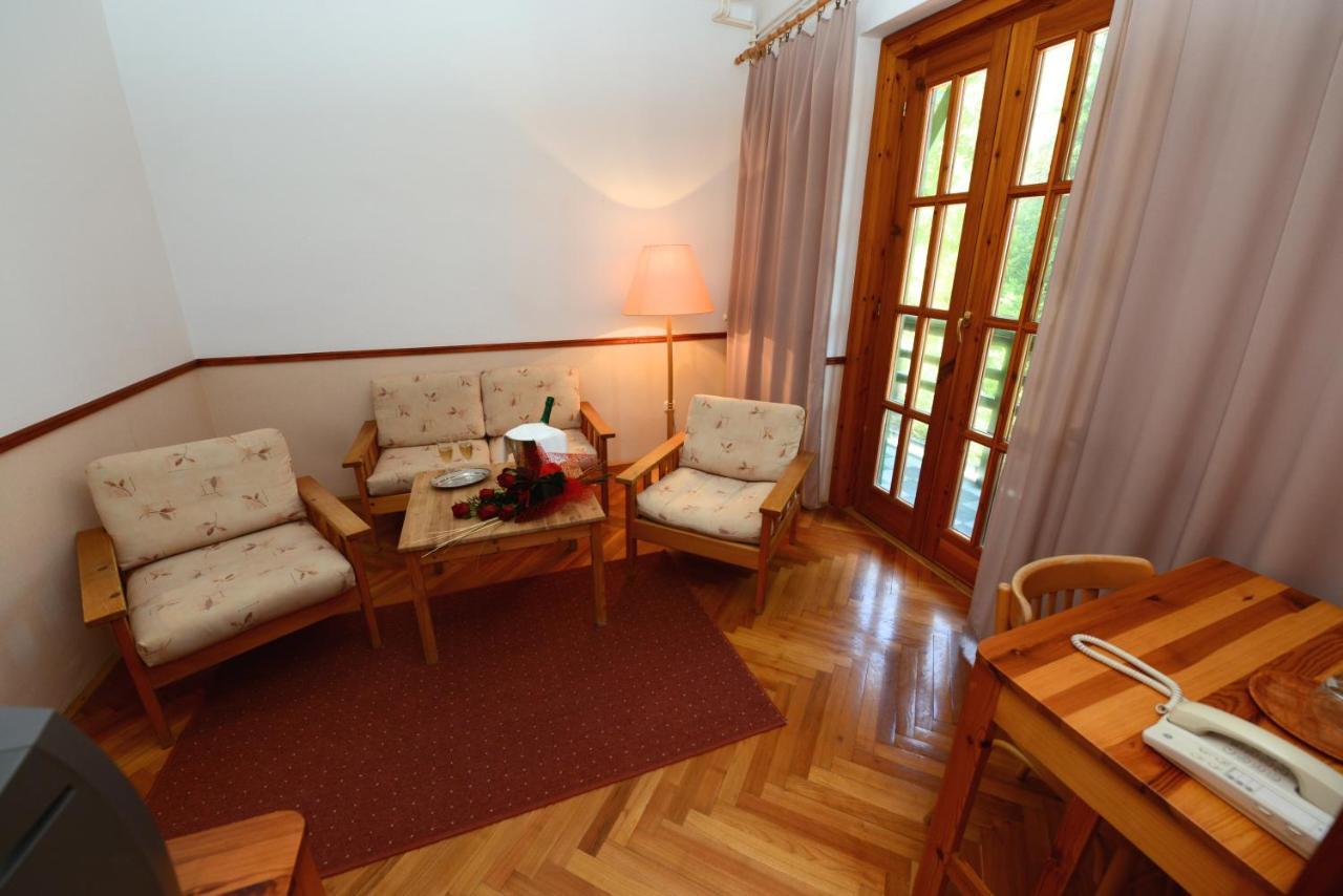 Bakony Hotel Bakonybel ภายนอก รูปภาพ