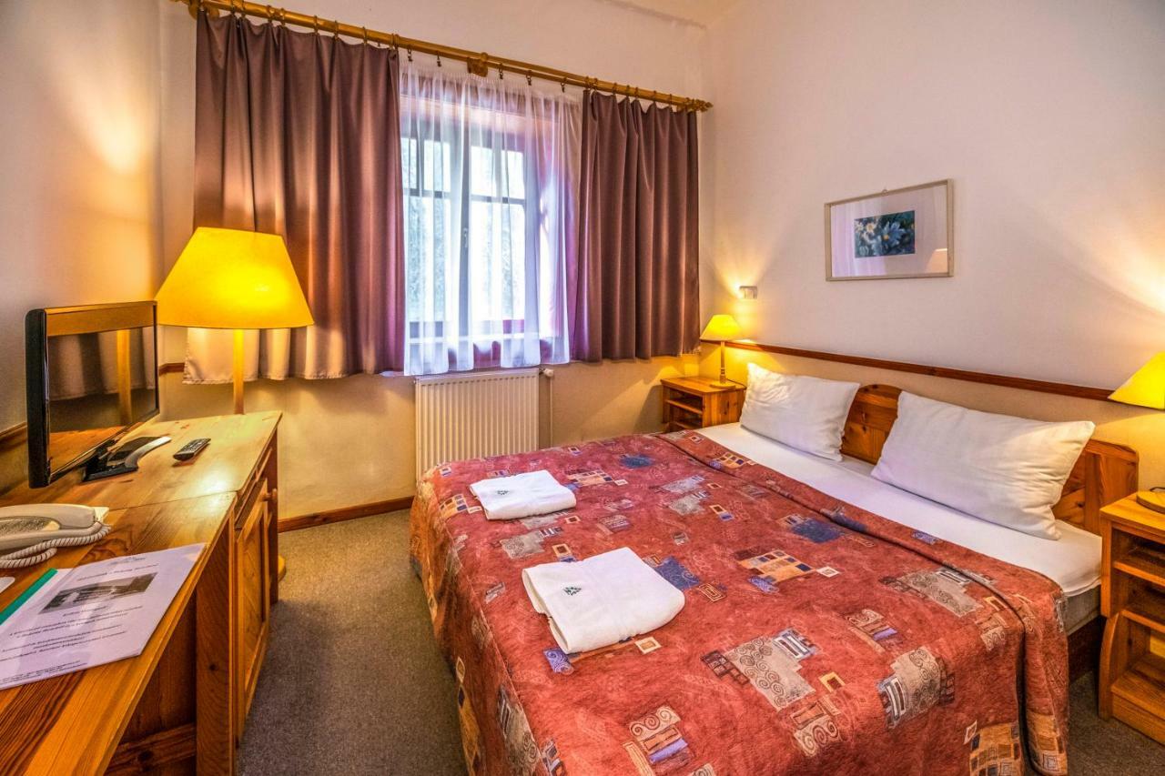 Bakony Hotel Bakonybel ภายนอก รูปภาพ